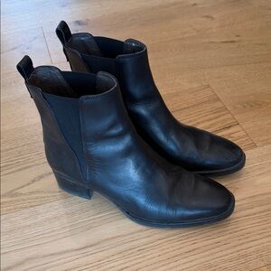 Browns Italian Leather Black Ankle Boots 39 (8.5)
